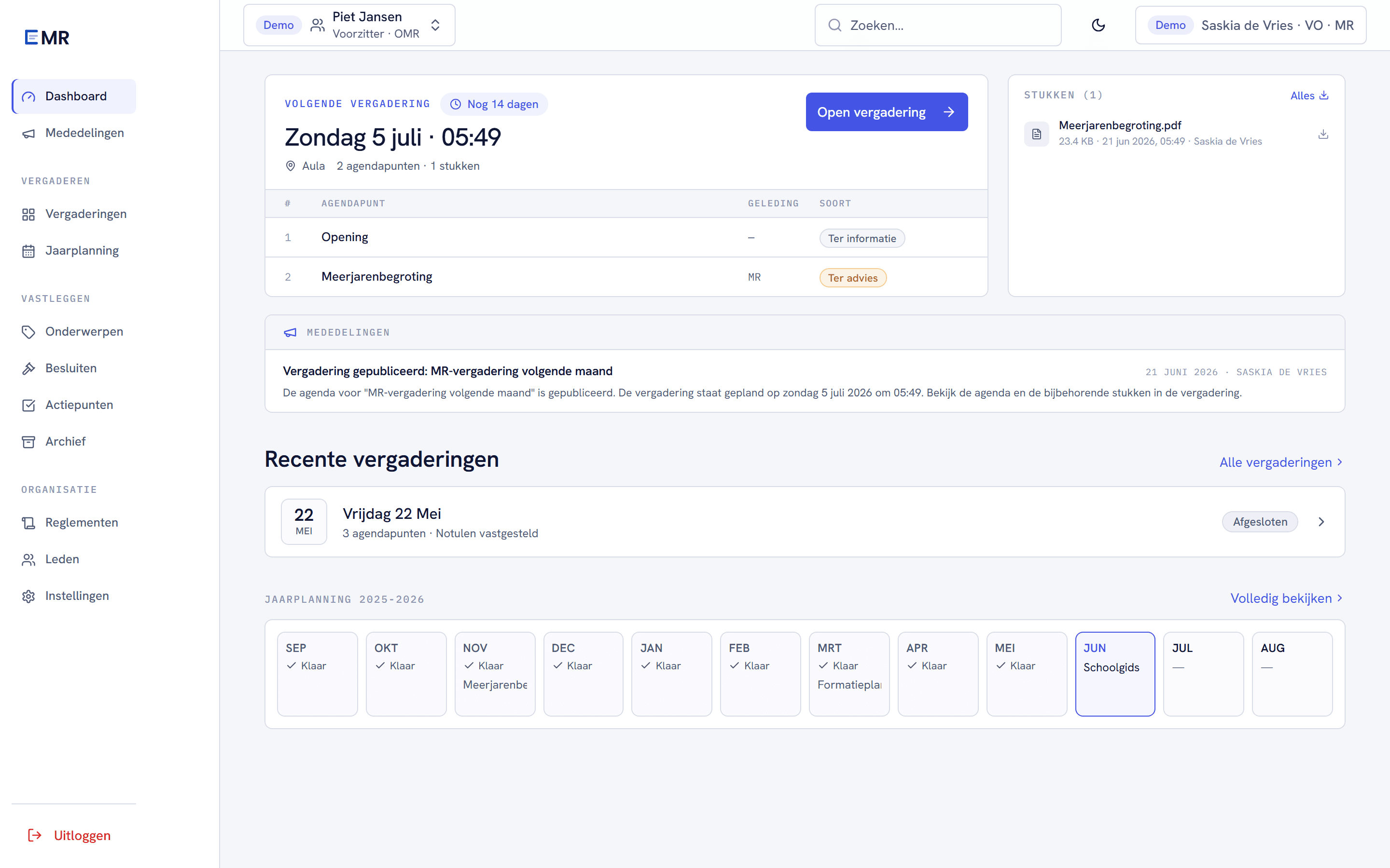 Het E-MR dashboard met de eerstvolgende vergadering, openstaande stukken en actiepunten